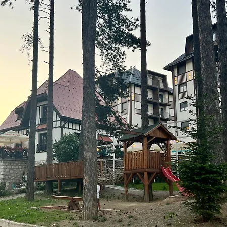 Njegos Lux Titova * Palisat