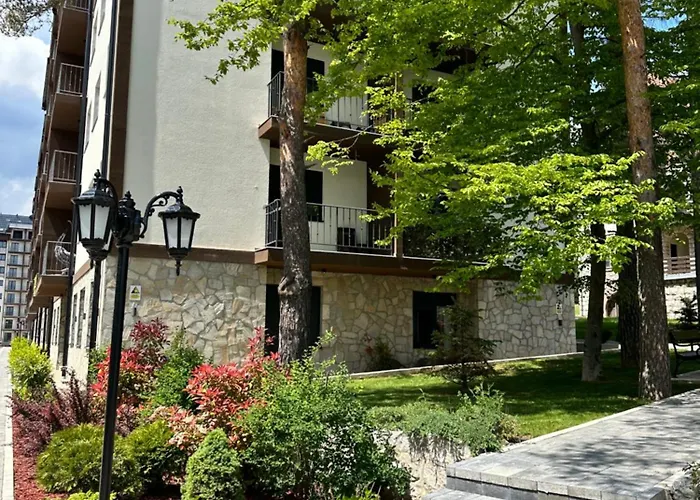 Njegos Lux Titova Palisat