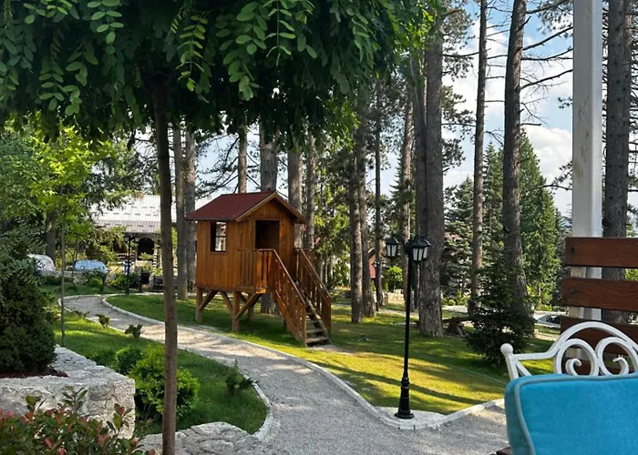 Njegos Lux Titova Апартаменты Palisat