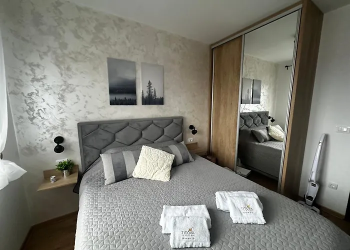 Njegos Lux Titova Апартаменты *